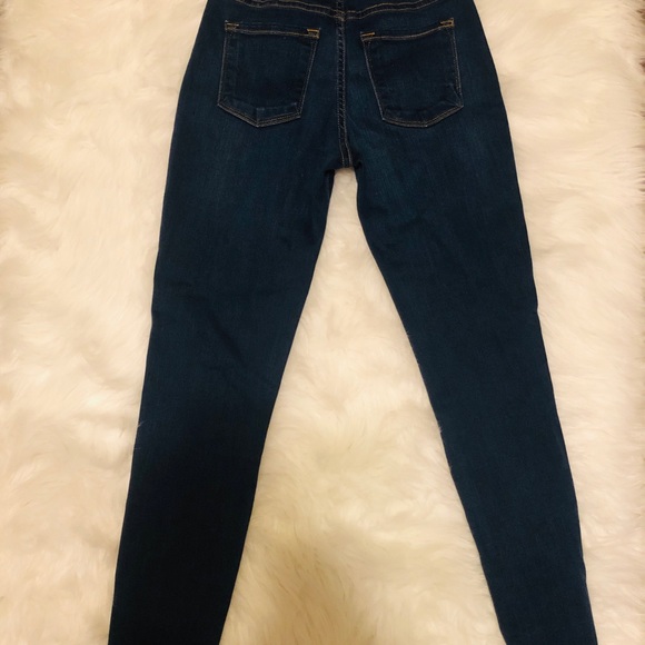 Always Leaving Jeans- Medium Wash (Gently Used) - Picture 2 of 5